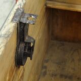 Coffre de mariage d'art populaire, daté de 1718