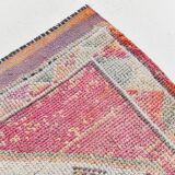 Rare Couloir Vintage Anatolie | Rose & Saumon Tones Runner Rug, 90x370 Cm