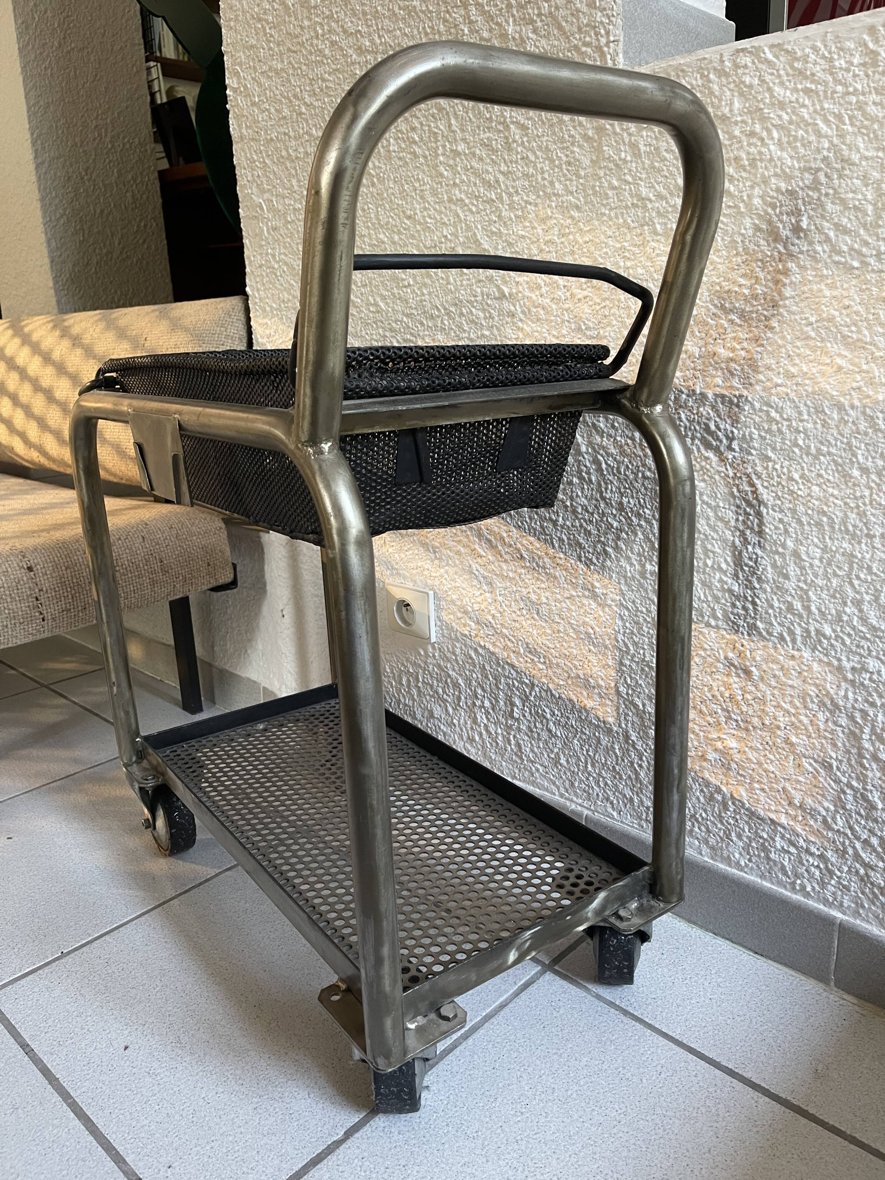 Industrial trolley serving