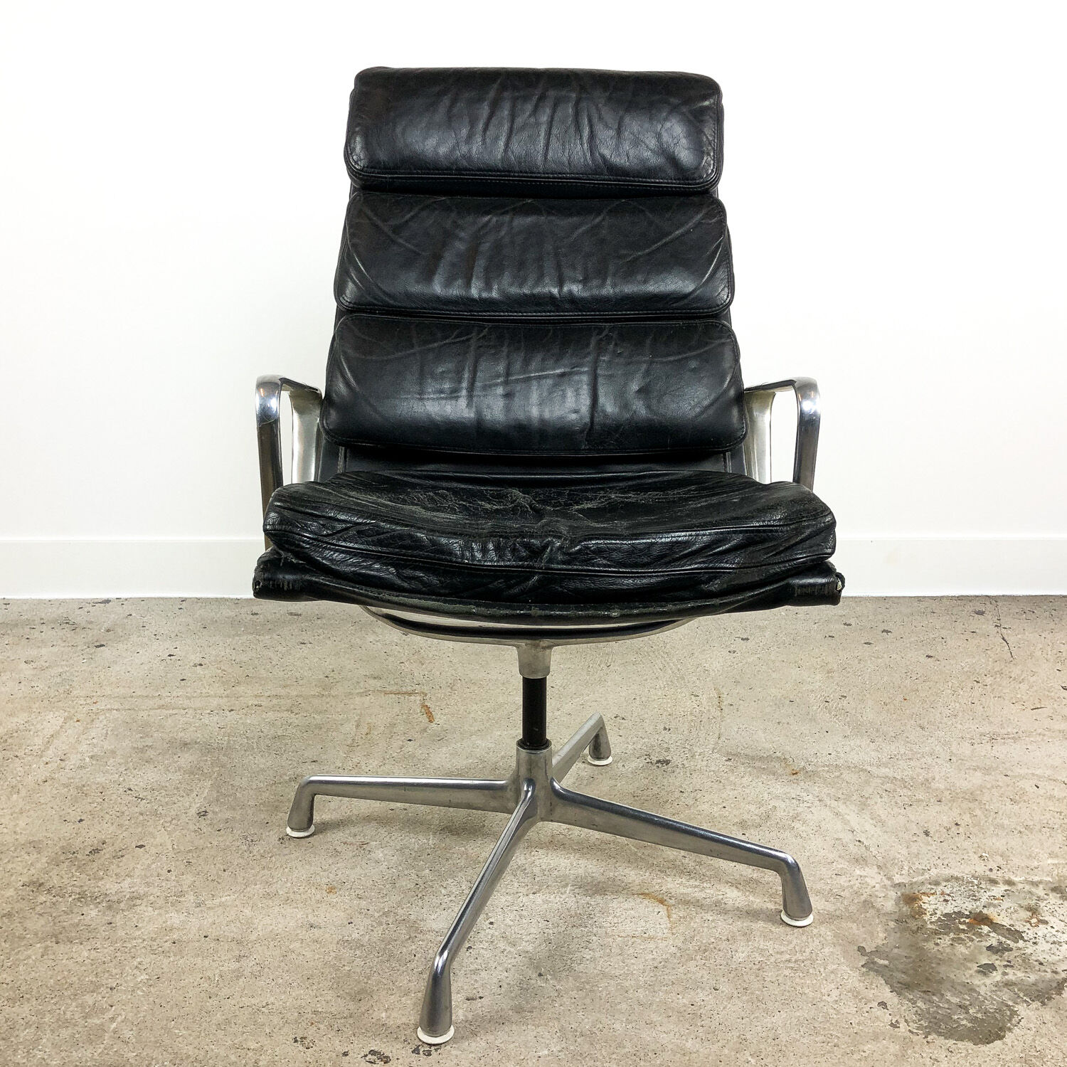 Charles and Ray Eames Softpad chair EA 216 edition Herman Miller, 1960