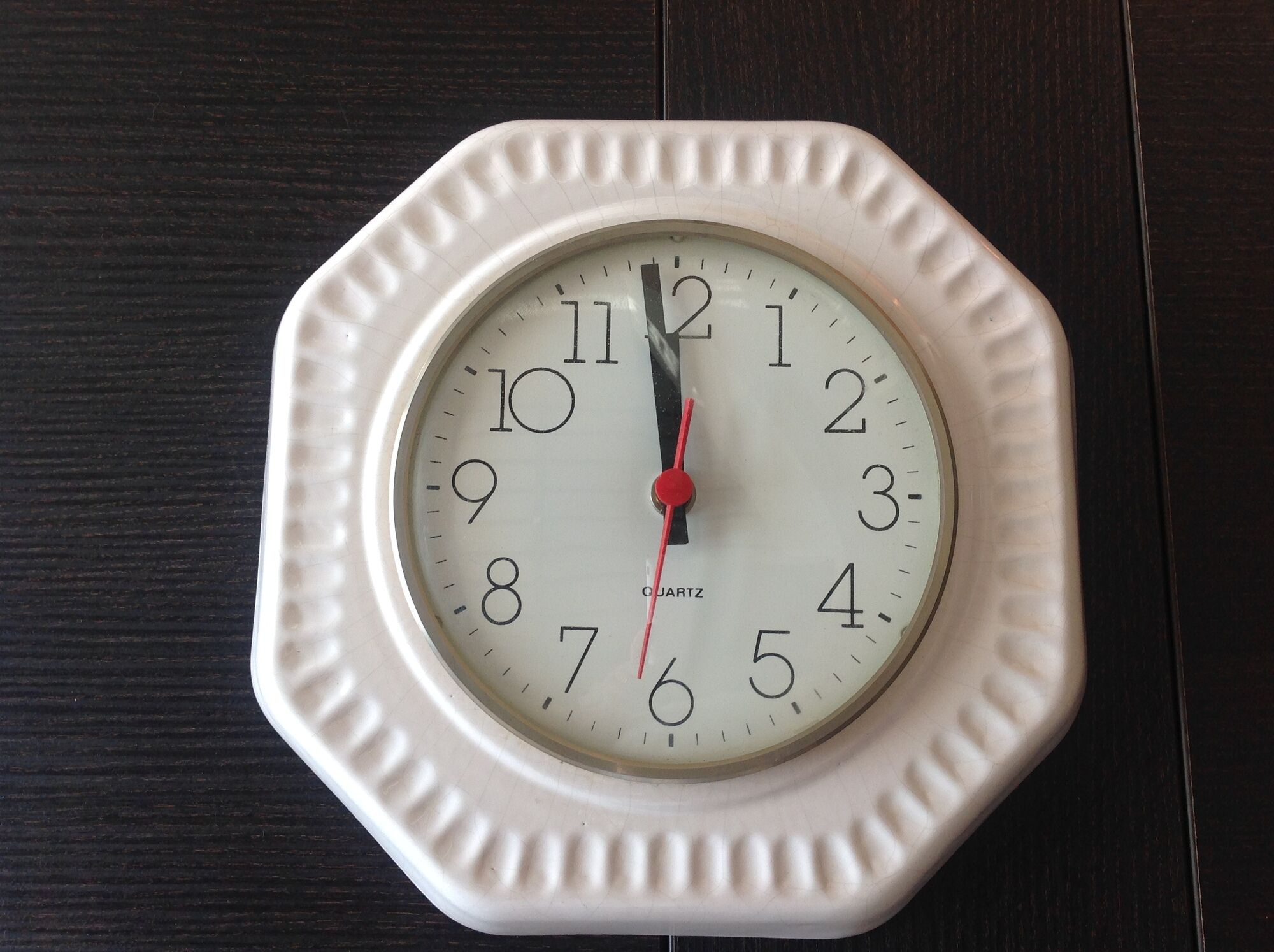 Octagonal clock in white ceramic, vintage 60s-70s
