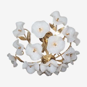 Ceiling light with opaline flowers and gilded metal