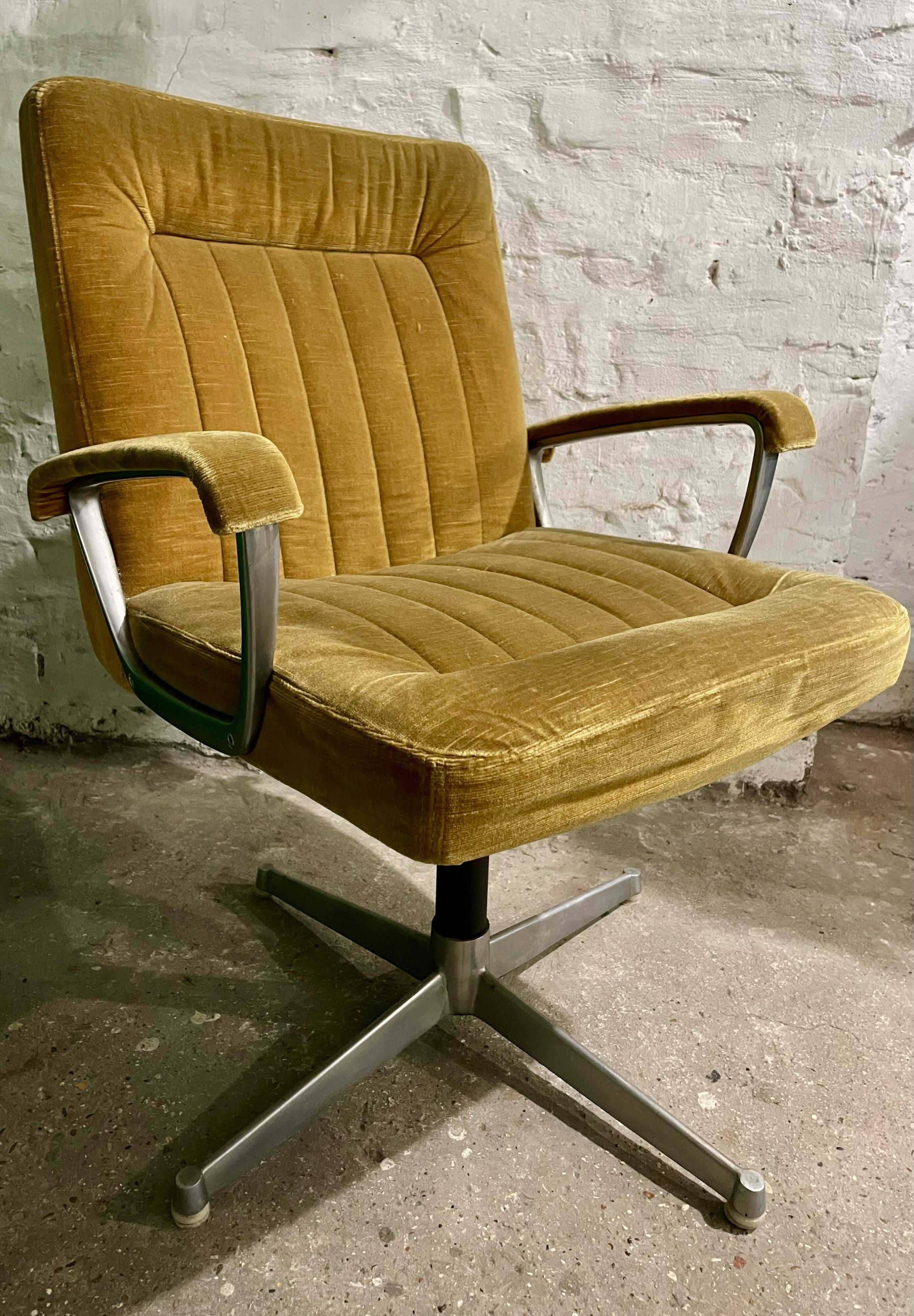Vintage office chair by Osvaldo Borsani for Tecno