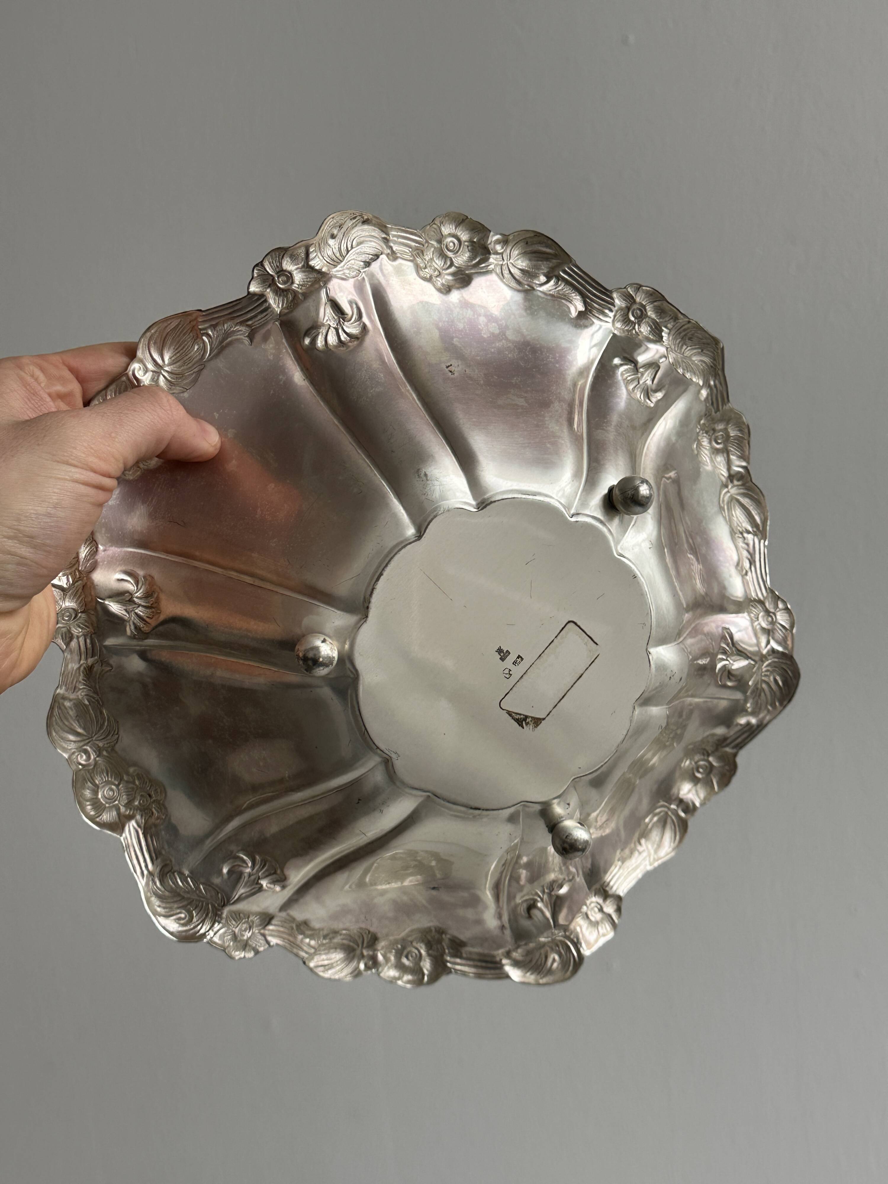 Saladier ancien en métal