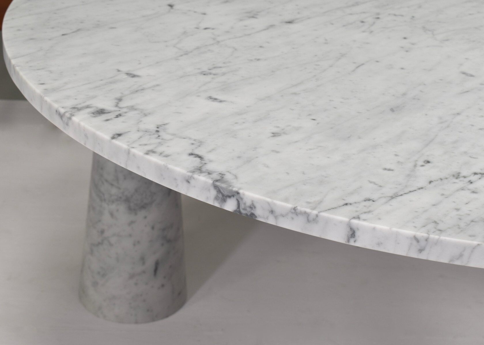 Round dining table Eros in Carrara marble by Angelo Mangiarotti for Skipper Italy 1970s