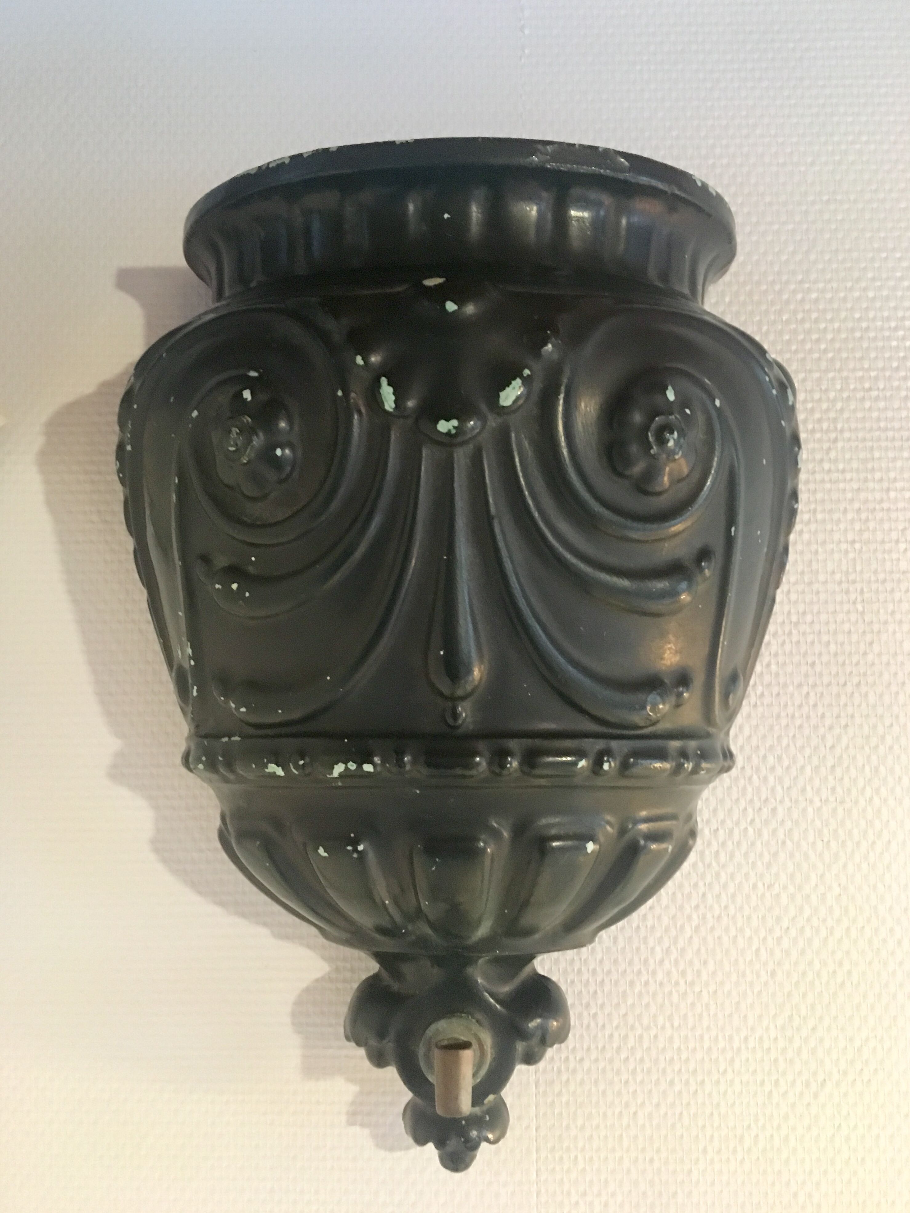 Vintage outdoor wall basin in cast iron green paint