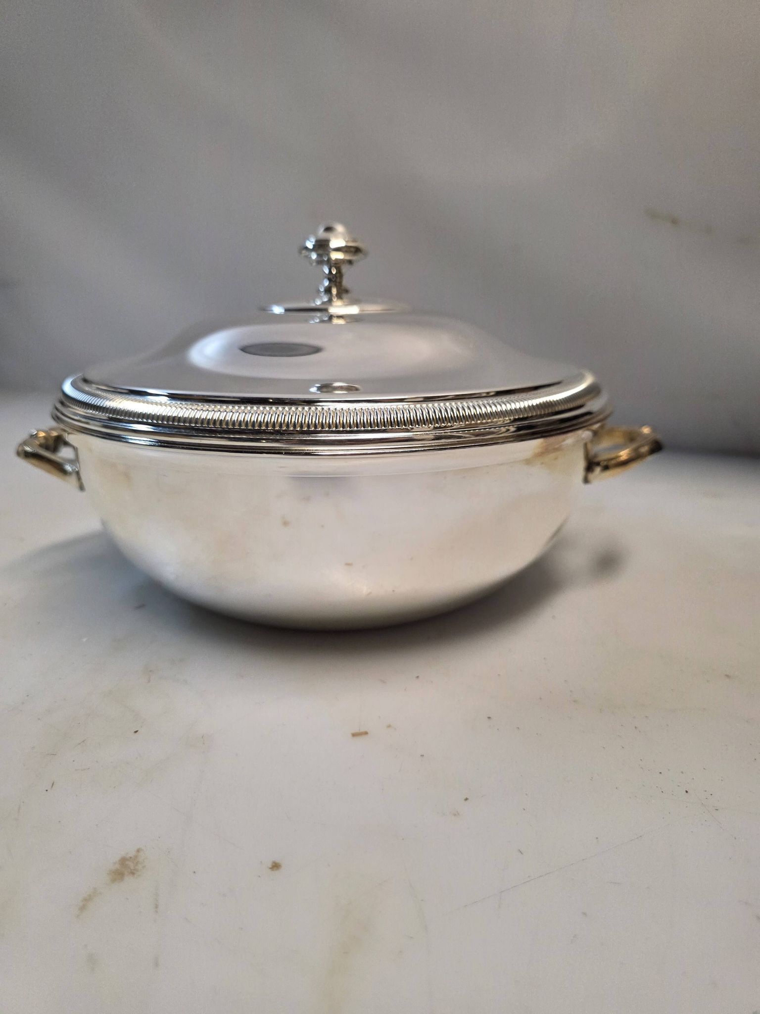Soup tureen or vegetable dish in silver-plated metal – French silversmithing