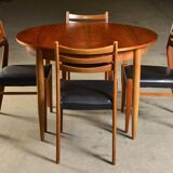 Extendable table and 4 Scandinavian chairs