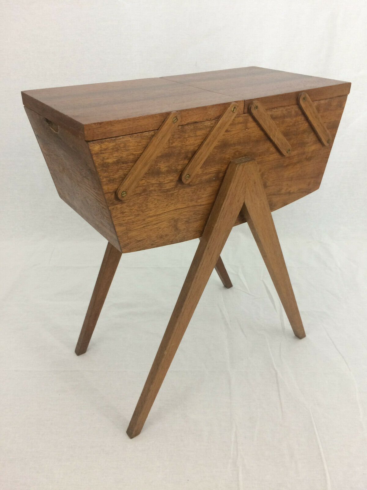 Sewing basket years 60