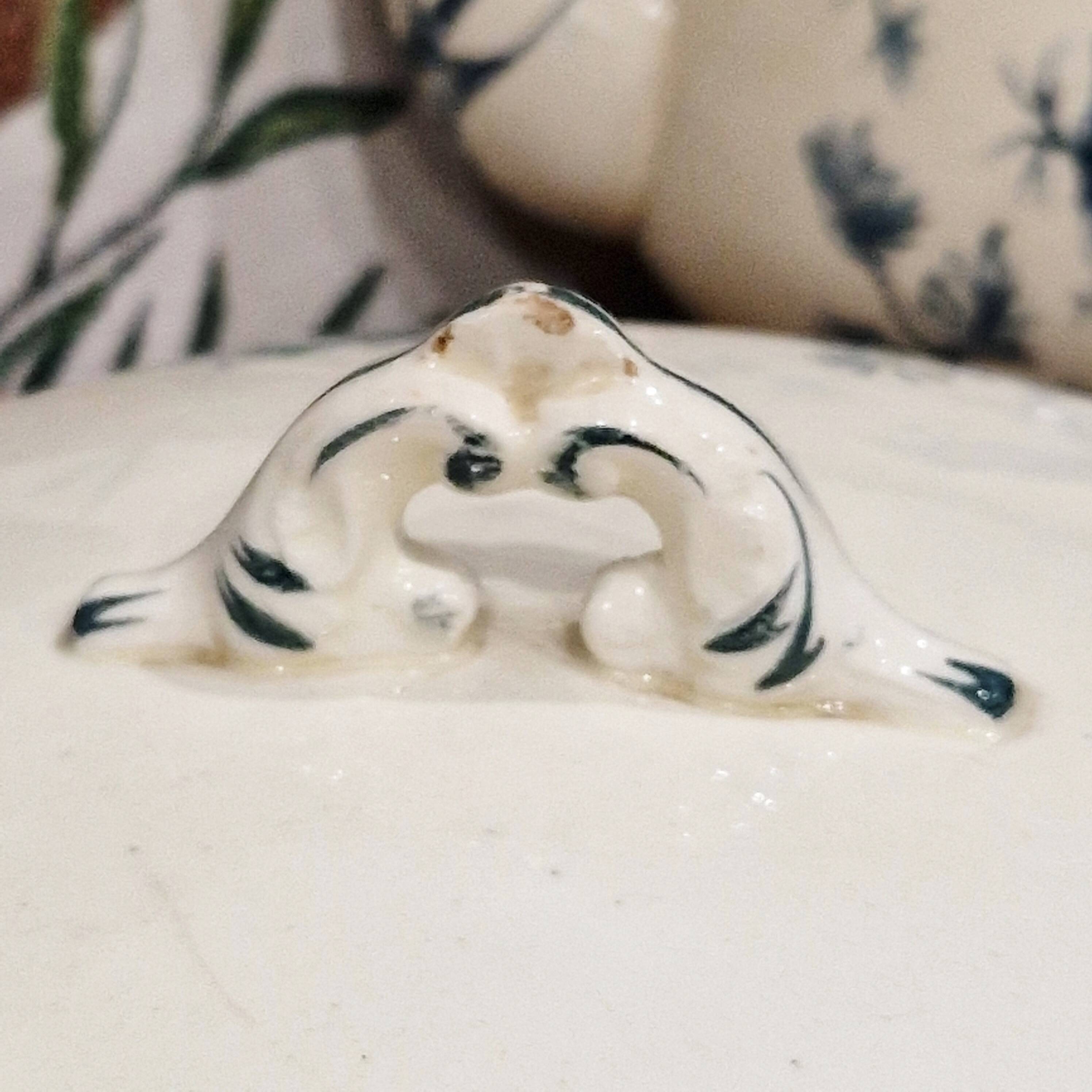 Petite soupière rare terre de fer ancienne salins rigal ameline motif cambaceres décor bleu abeilles