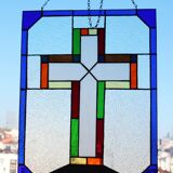 Vitrail décoratif Croix – Verre coloré fait main, 40 × 60 cm