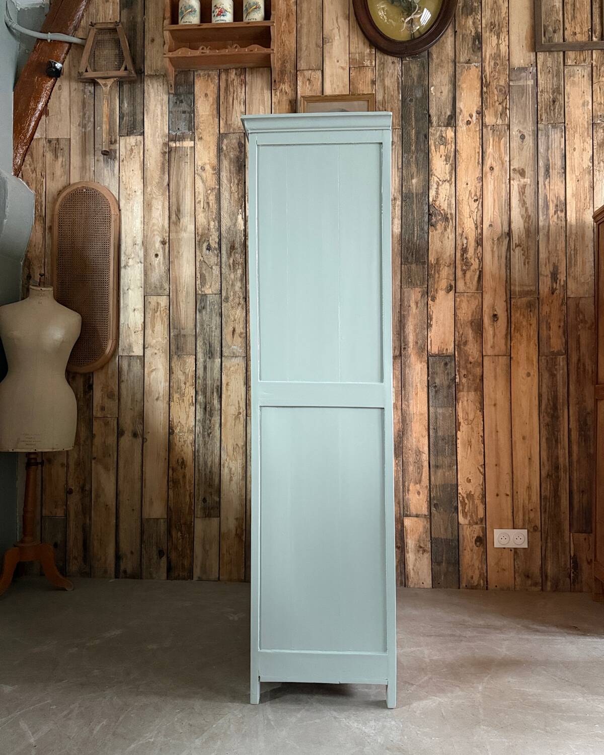 Armoire parisienne verte (rénovée)