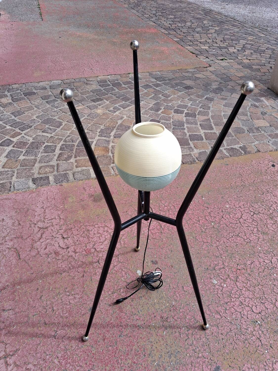 Lampe de plancher, tripode des années 50 60, design italien