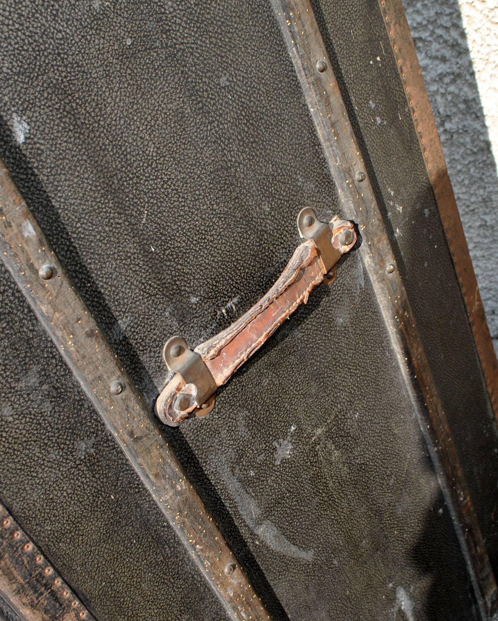 Malle cabine Wardrobe ancienne 1920 Coffre armoire Transatlantique Dressing