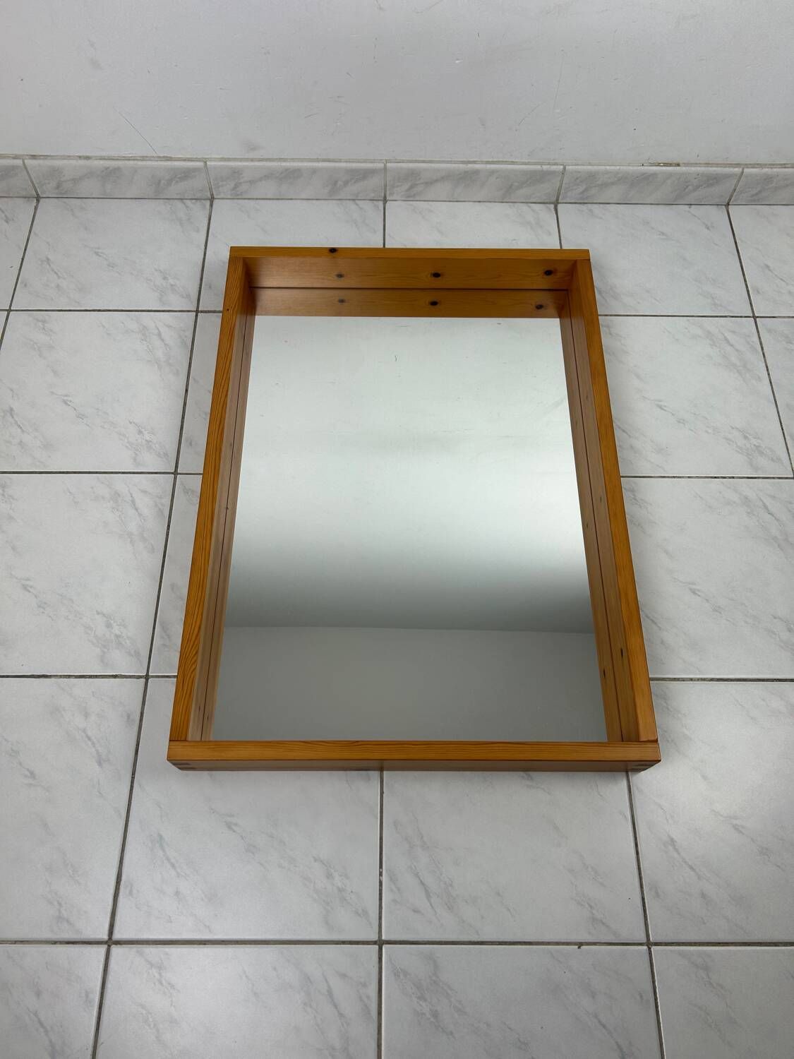 Miroir scandinave vintage en bois de pin