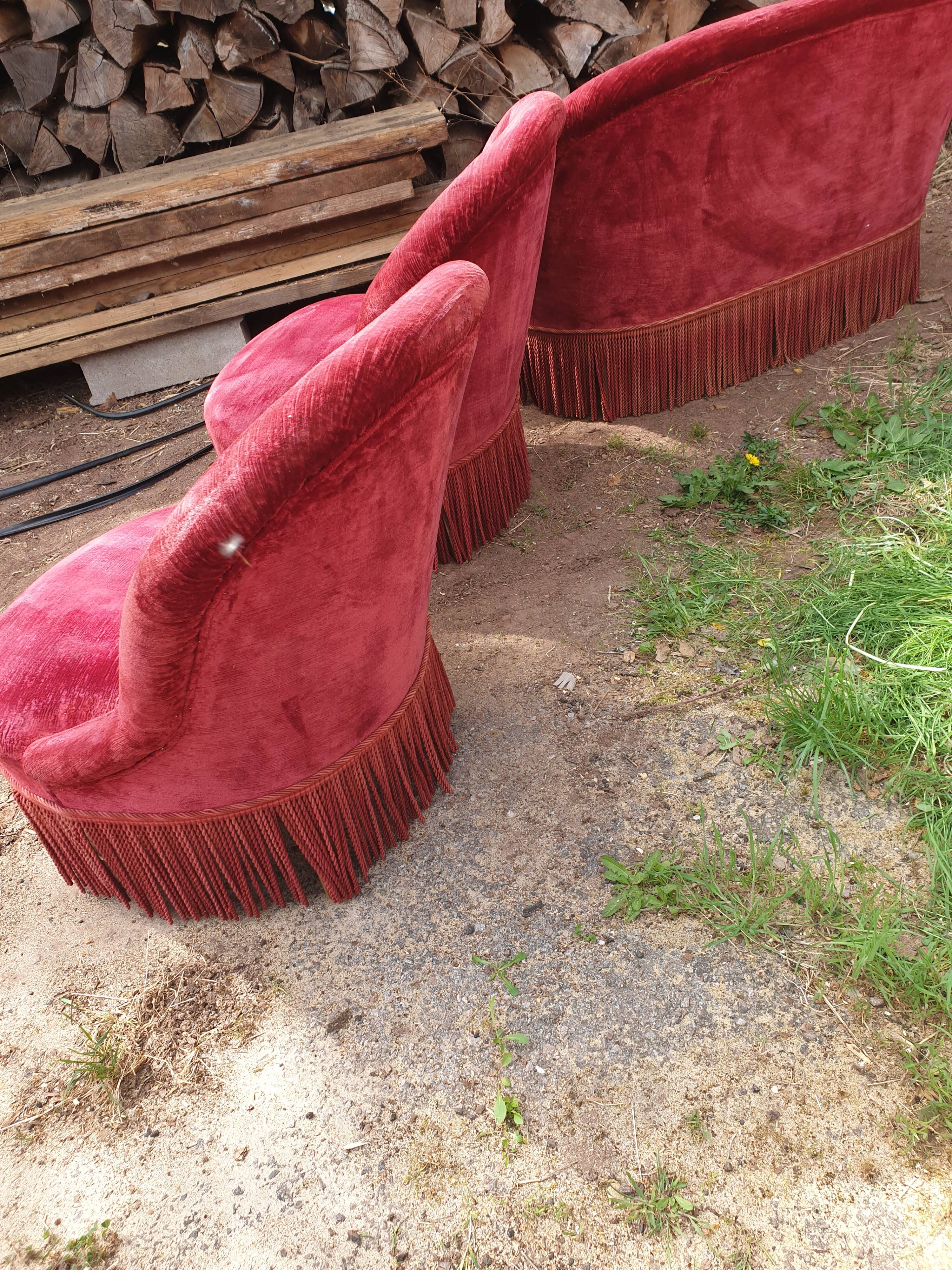 sofa/seating lounge set and 4 toad chairs