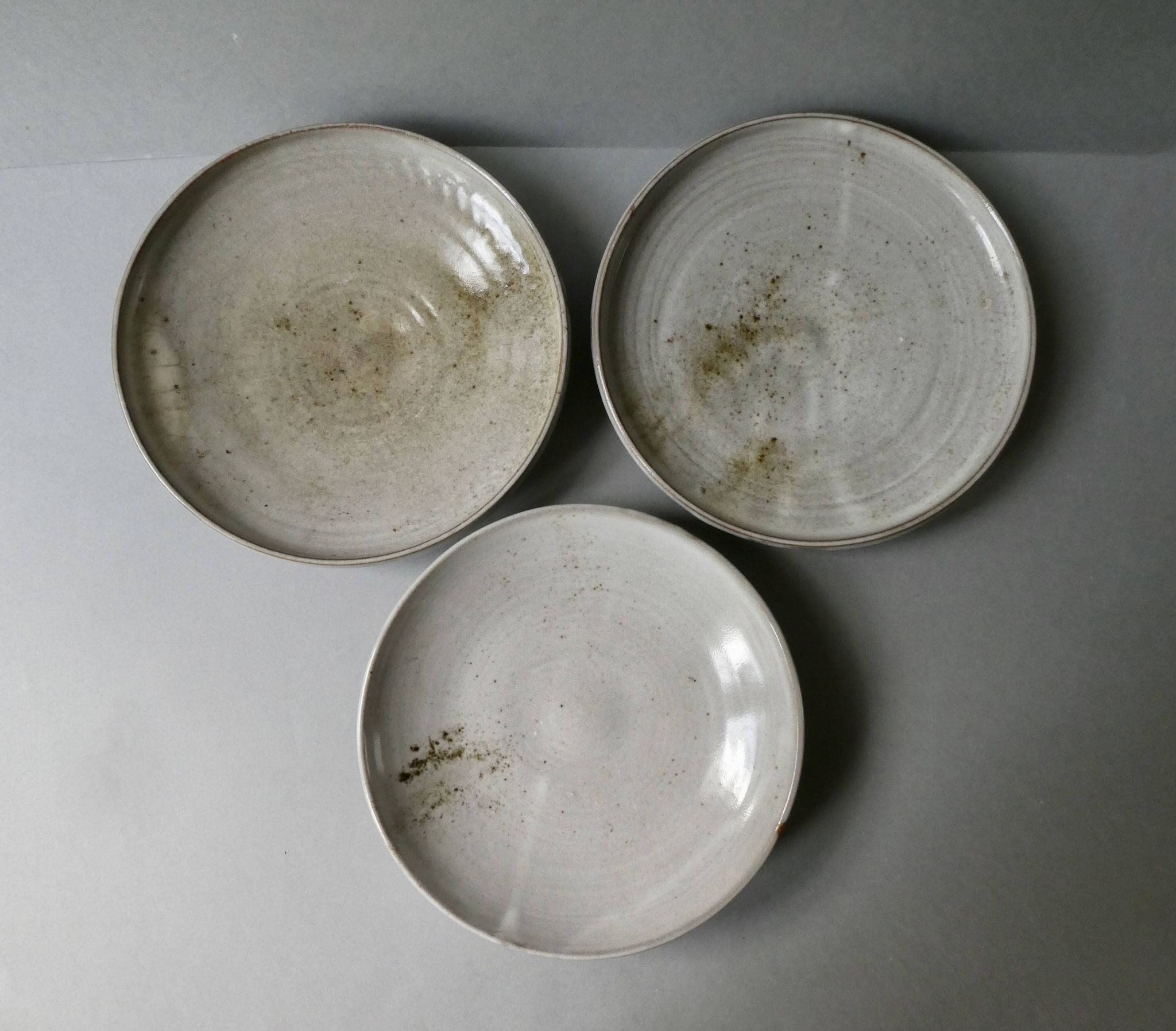 3 assiettes ou petits plats en grès Chantal et Thierry Robert