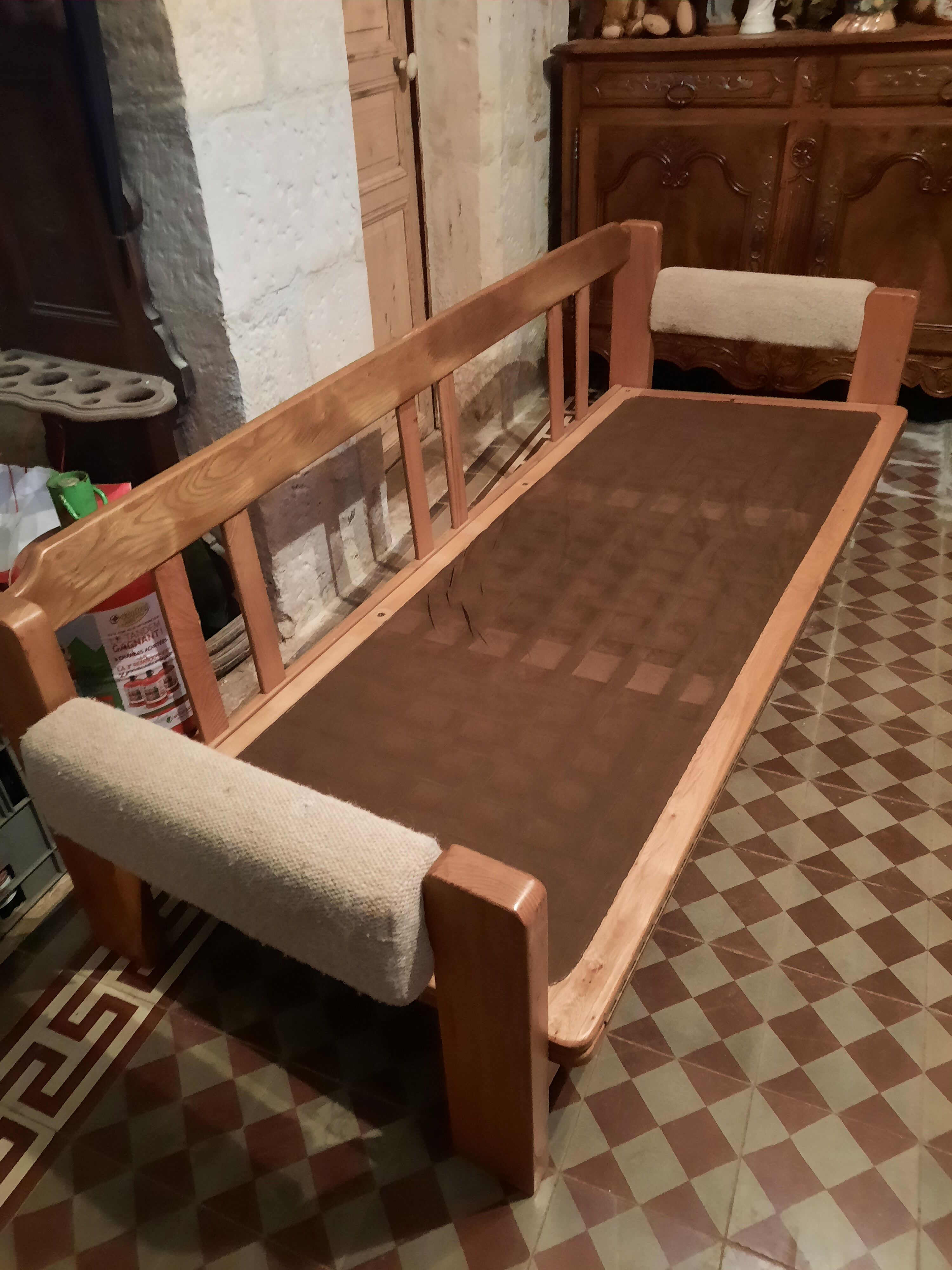 Sofa 3 place Scandinavian style