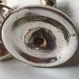Paire de bougeoirs en verre argenté