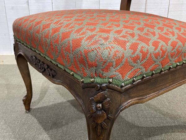 Chaise de nourrice en noyer - début XXème