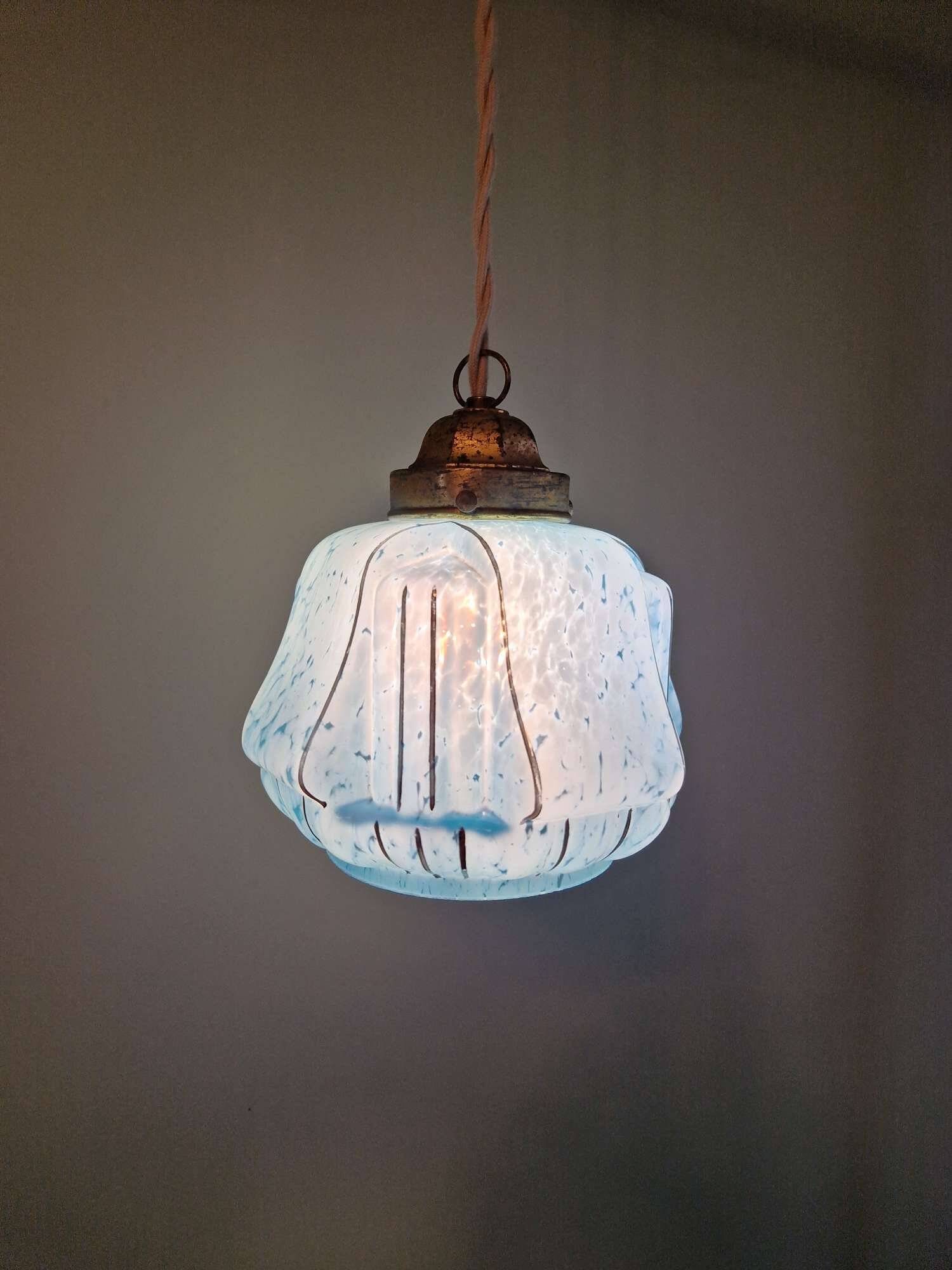 Suspension art déco en verre moucheté bleu, années 1920-30