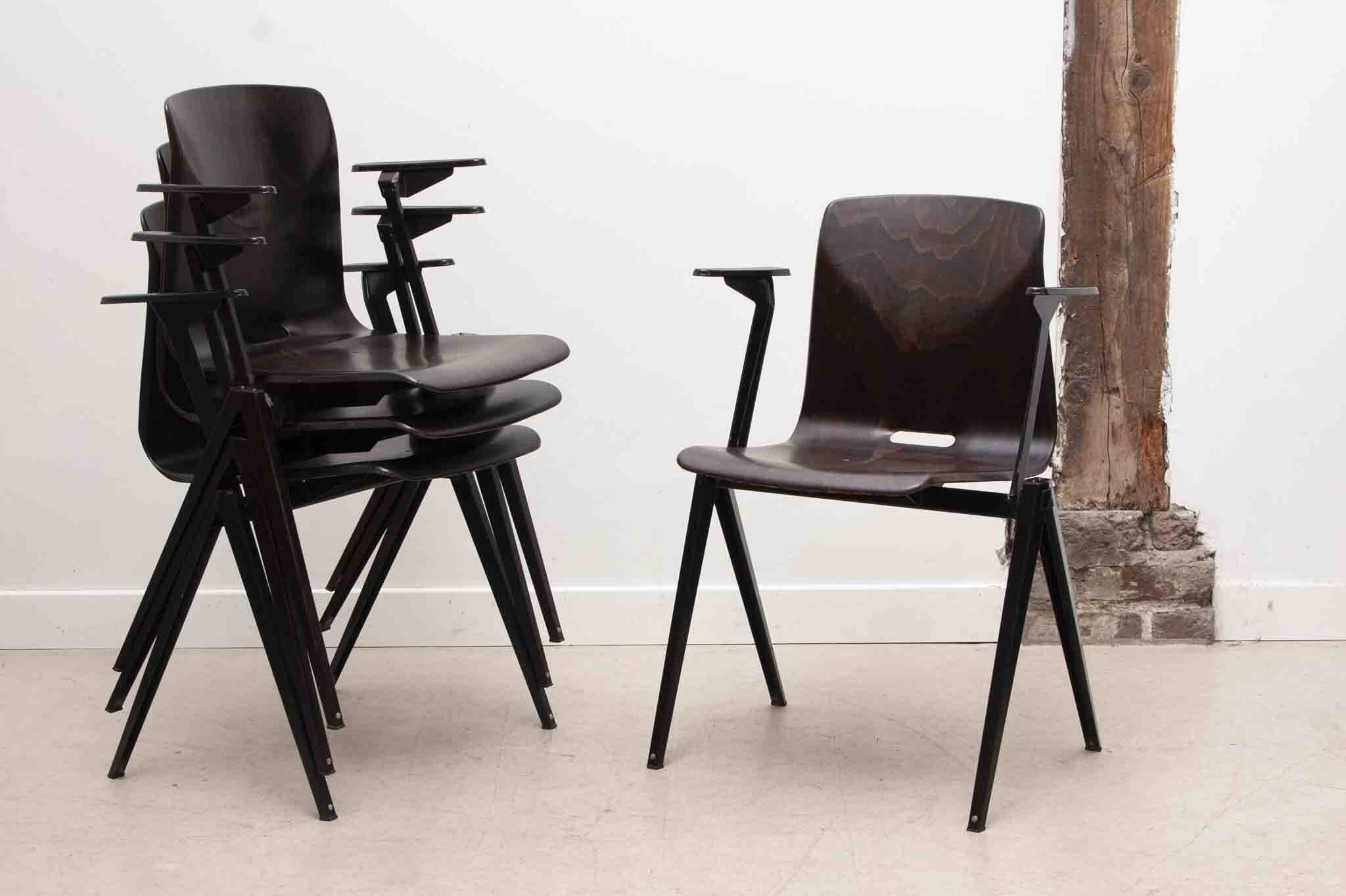 Chaise Galvanitas S22 ébène et noir avec accoudoirs