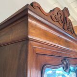 Bonnetière wardrobe