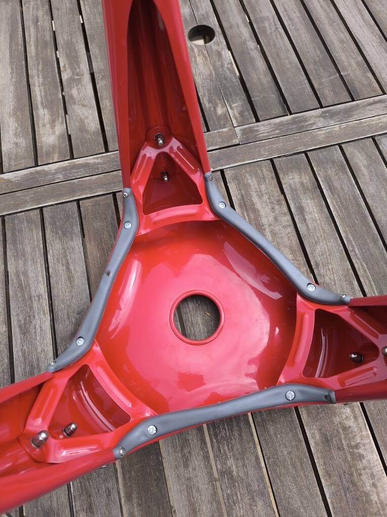 Yasu Sasamoto's wisdom tooth stool for Dulton.