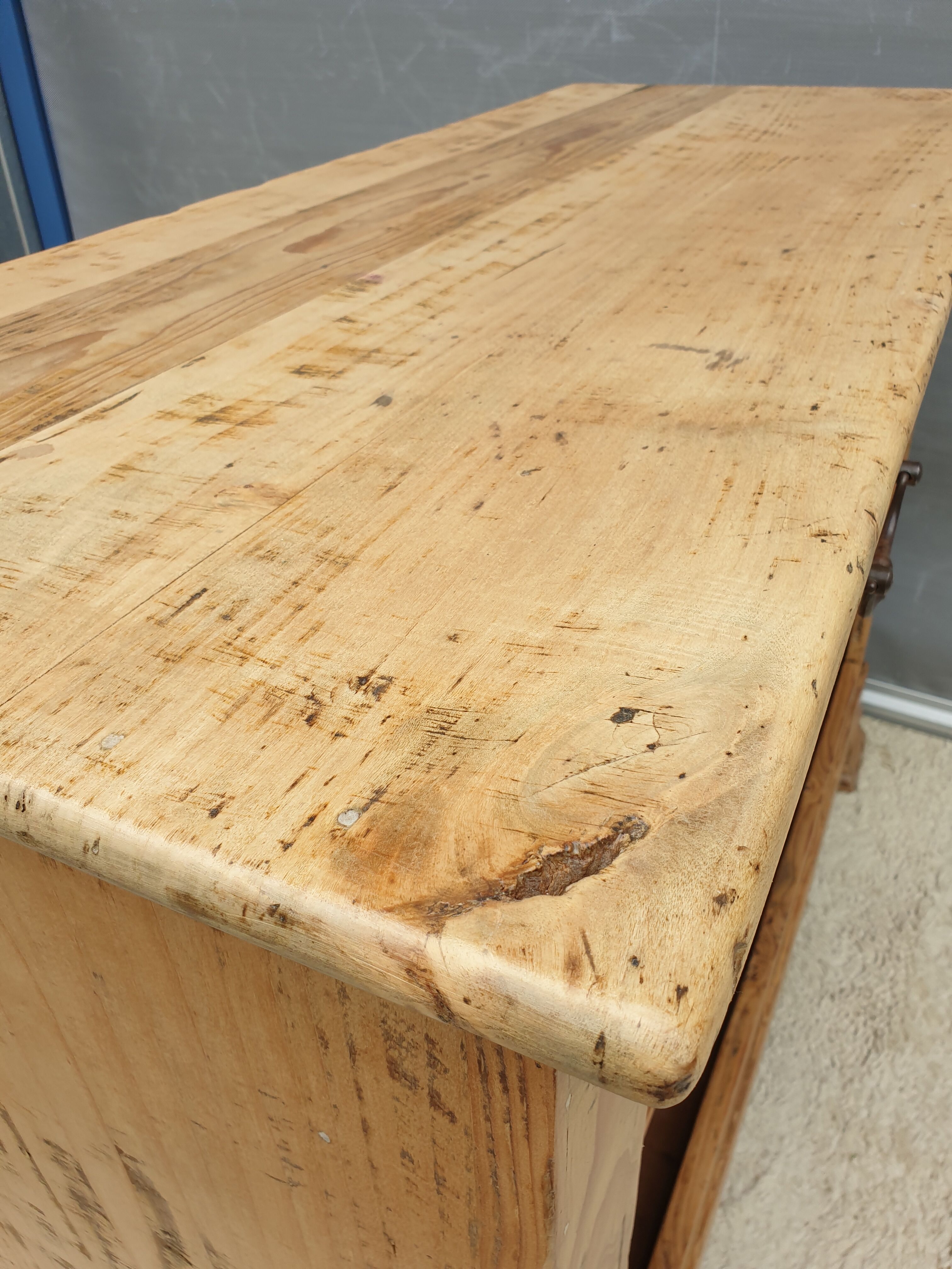 French countryside buffet serving Orme and Pitchpin XIXe