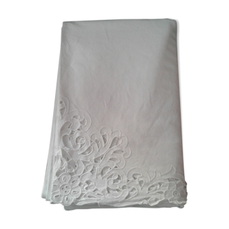 Ancient Drap in Lin. rich embroidery