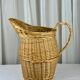 Panier en osier en forme de carafe aiguière