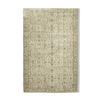 Tapis beige oriental fait à la main 170 cm x 256 cm