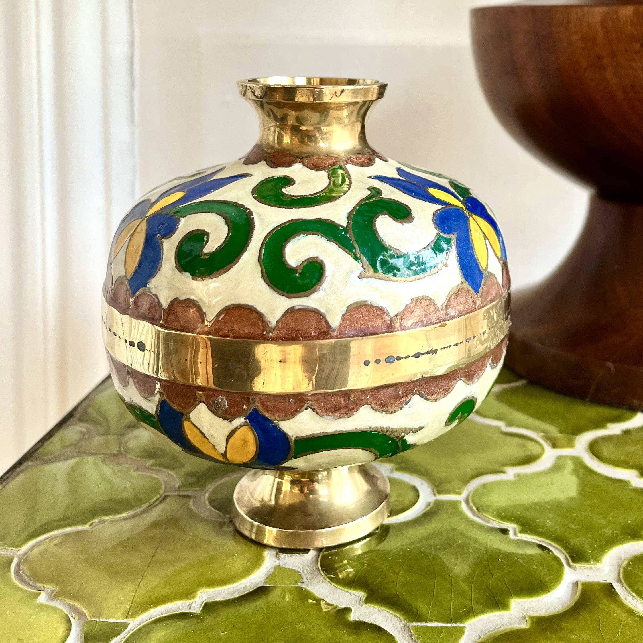 vase laiton émail cloisonné décor d'iris