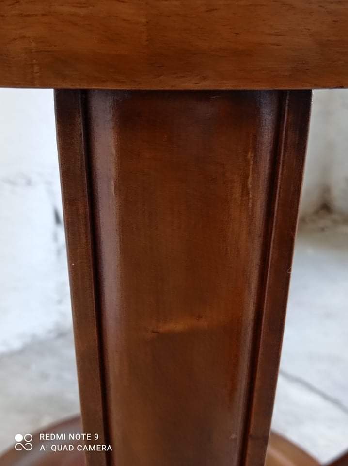 Modernist round pedestal table with glass top Ø75