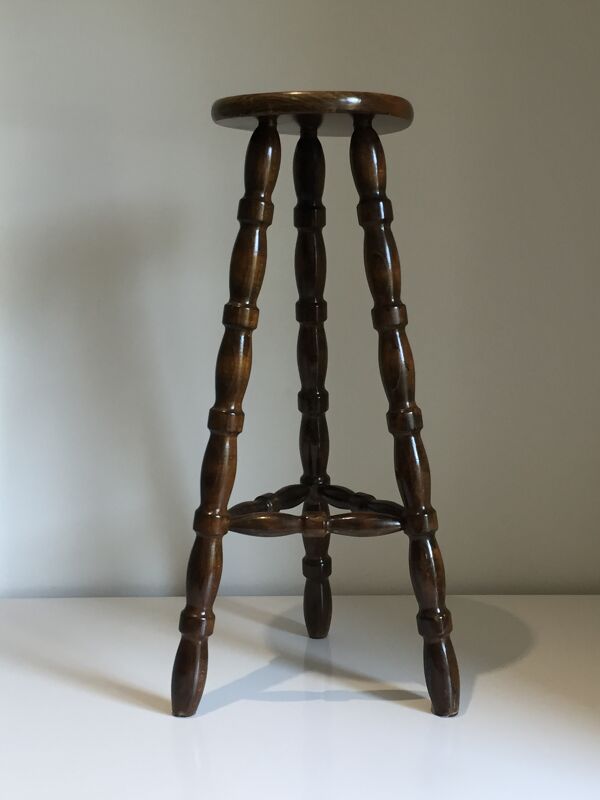 Tabouret haut tripode en bois tourné