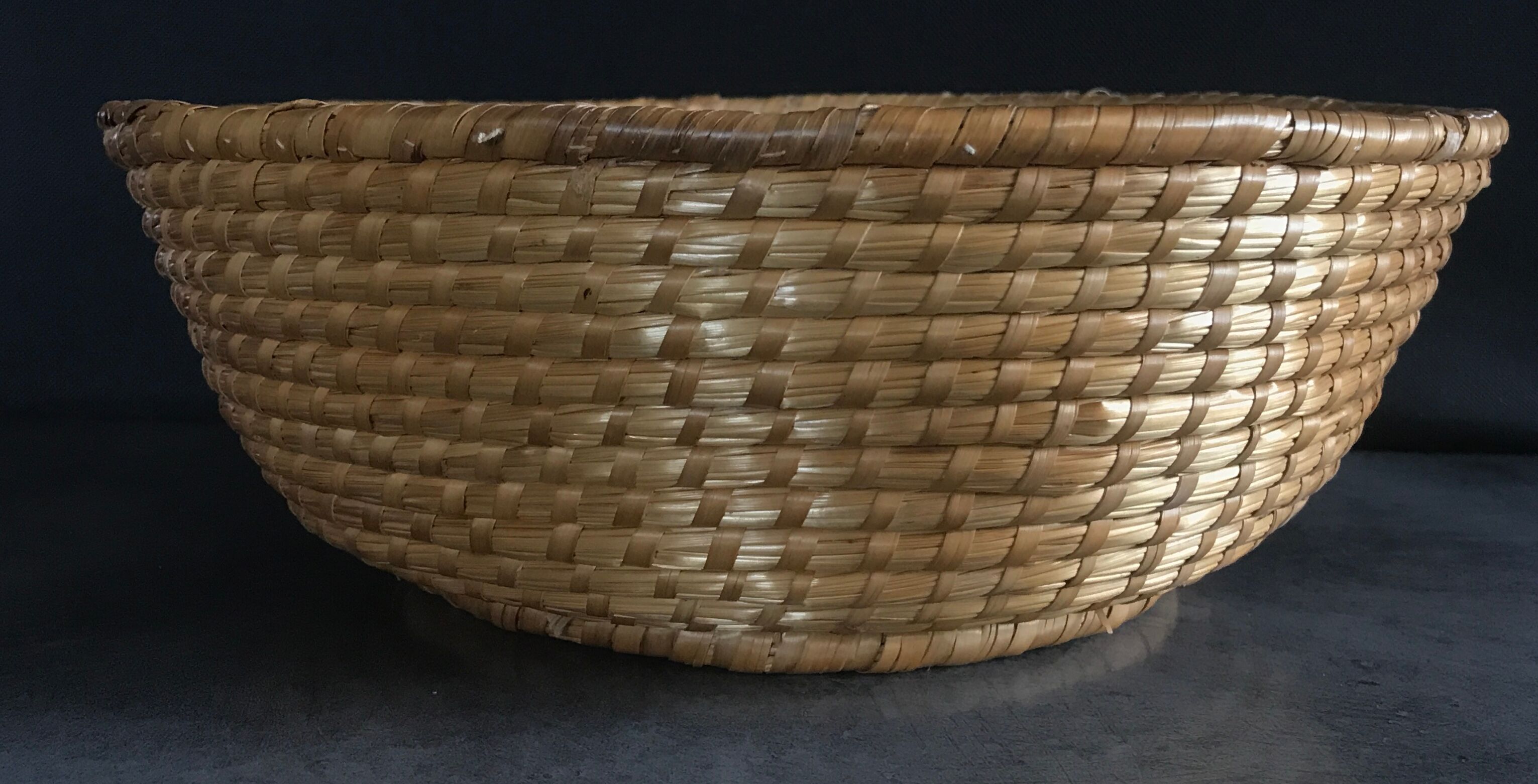 Vintage woven straw basket 29 cm