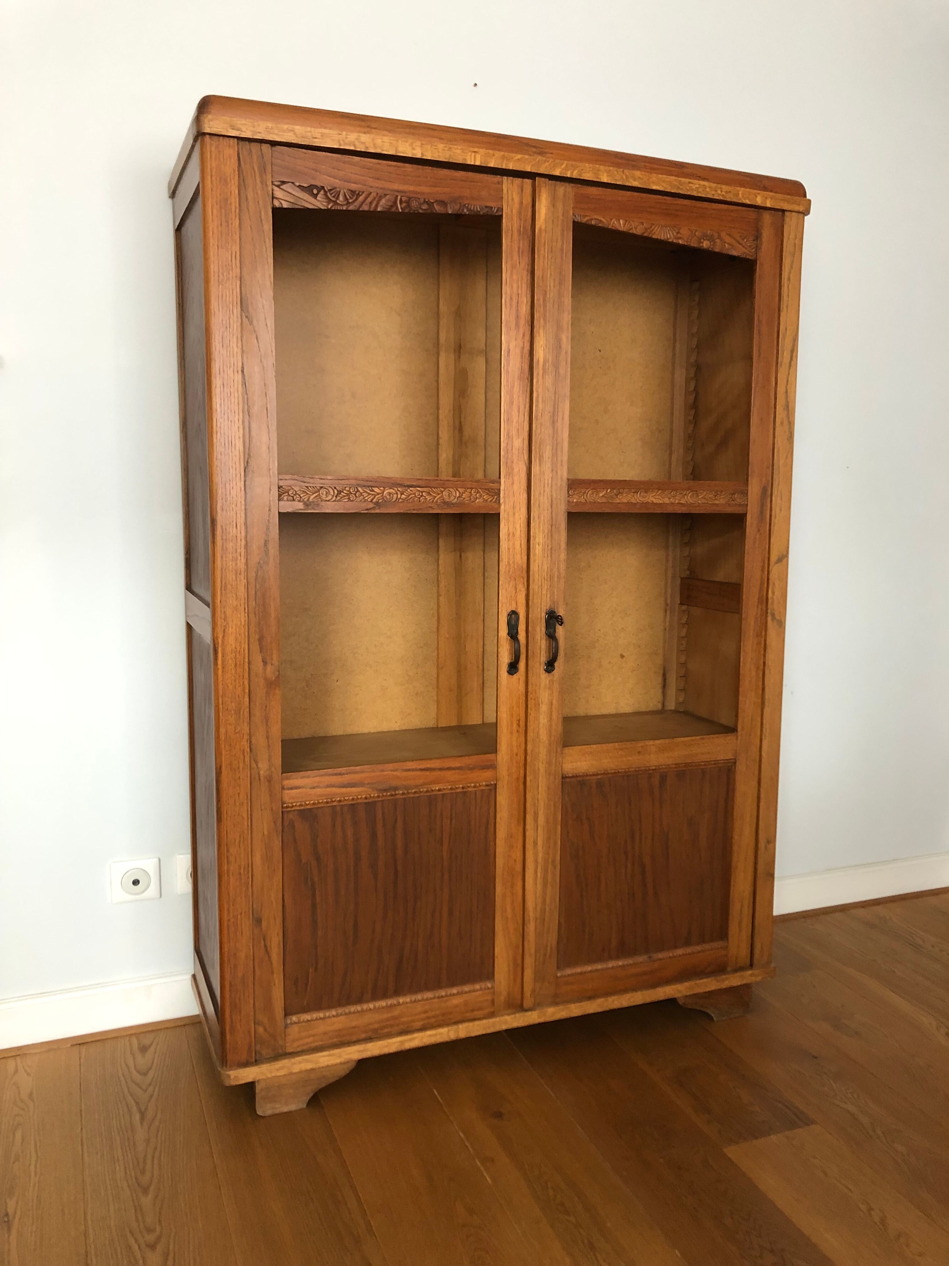 Glass cabinet