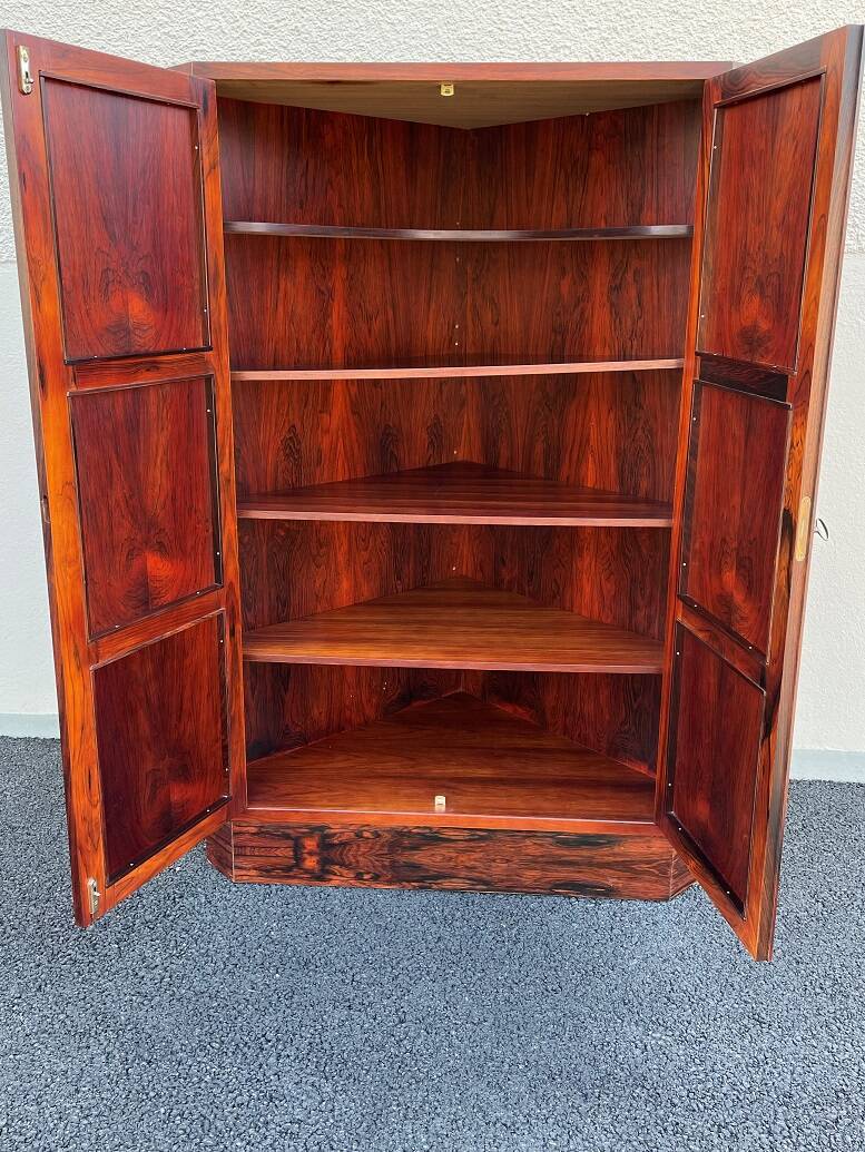 Vintage Scandinavian Wahl Iversen corner cabinet in Rio rosewood 1960