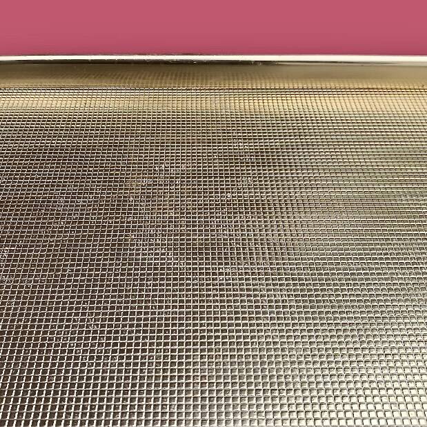 Modernist tray in gold anodized aluminum – Perfect