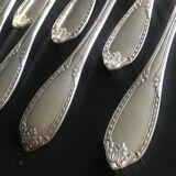 12 fourchettes de table en métal argenté