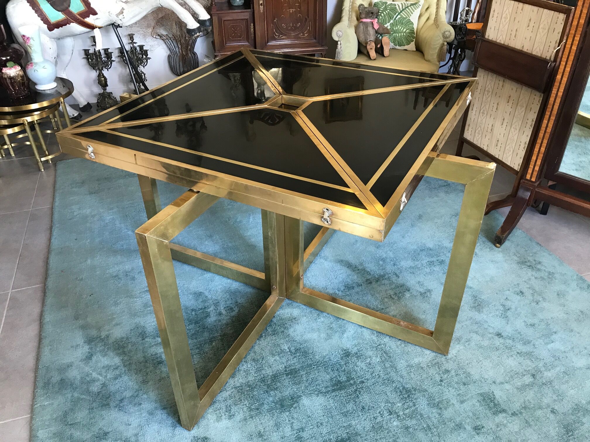 Romeo Rega extendable table