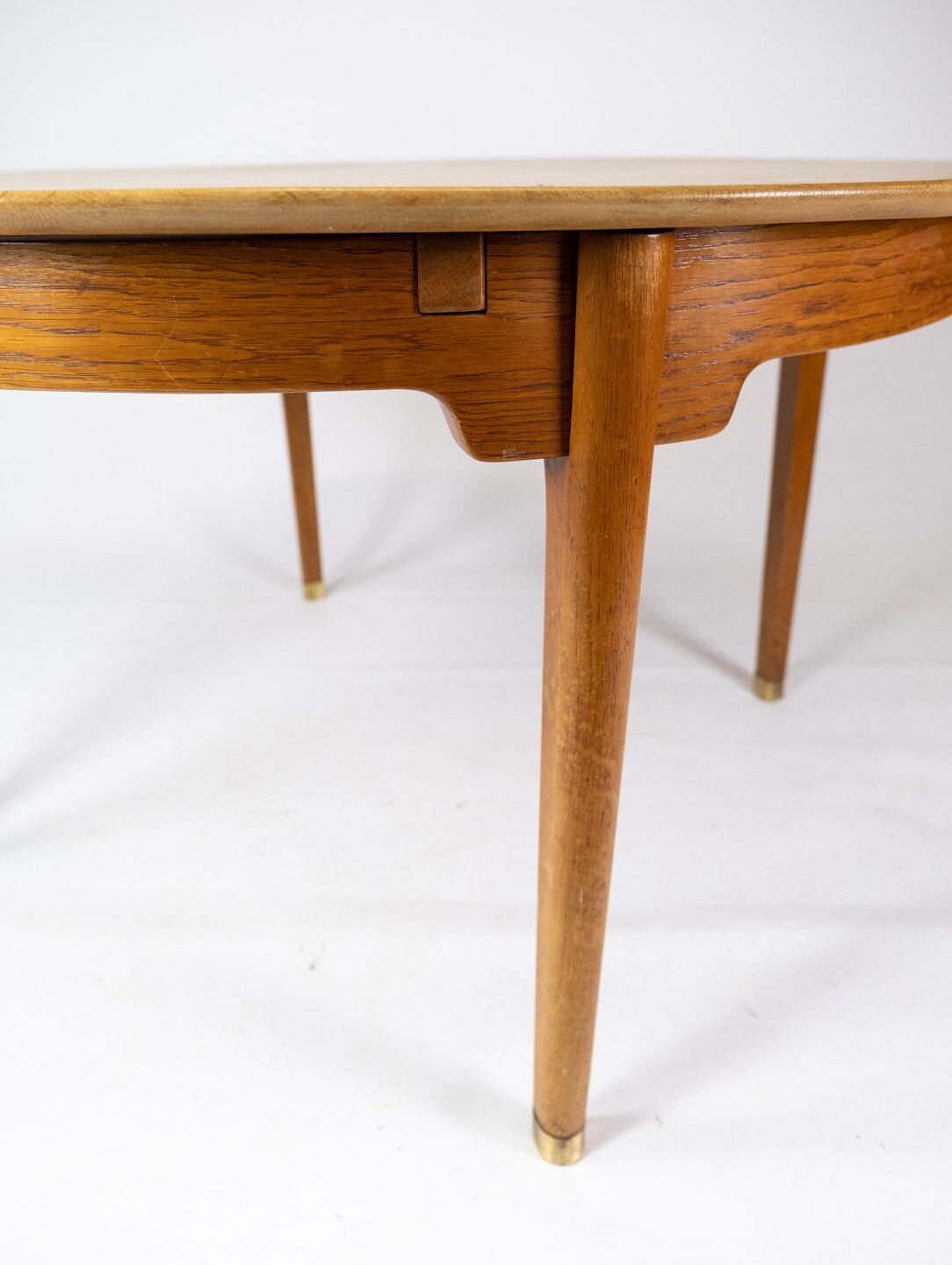 Dining table in oak of danish design from the 1960s.