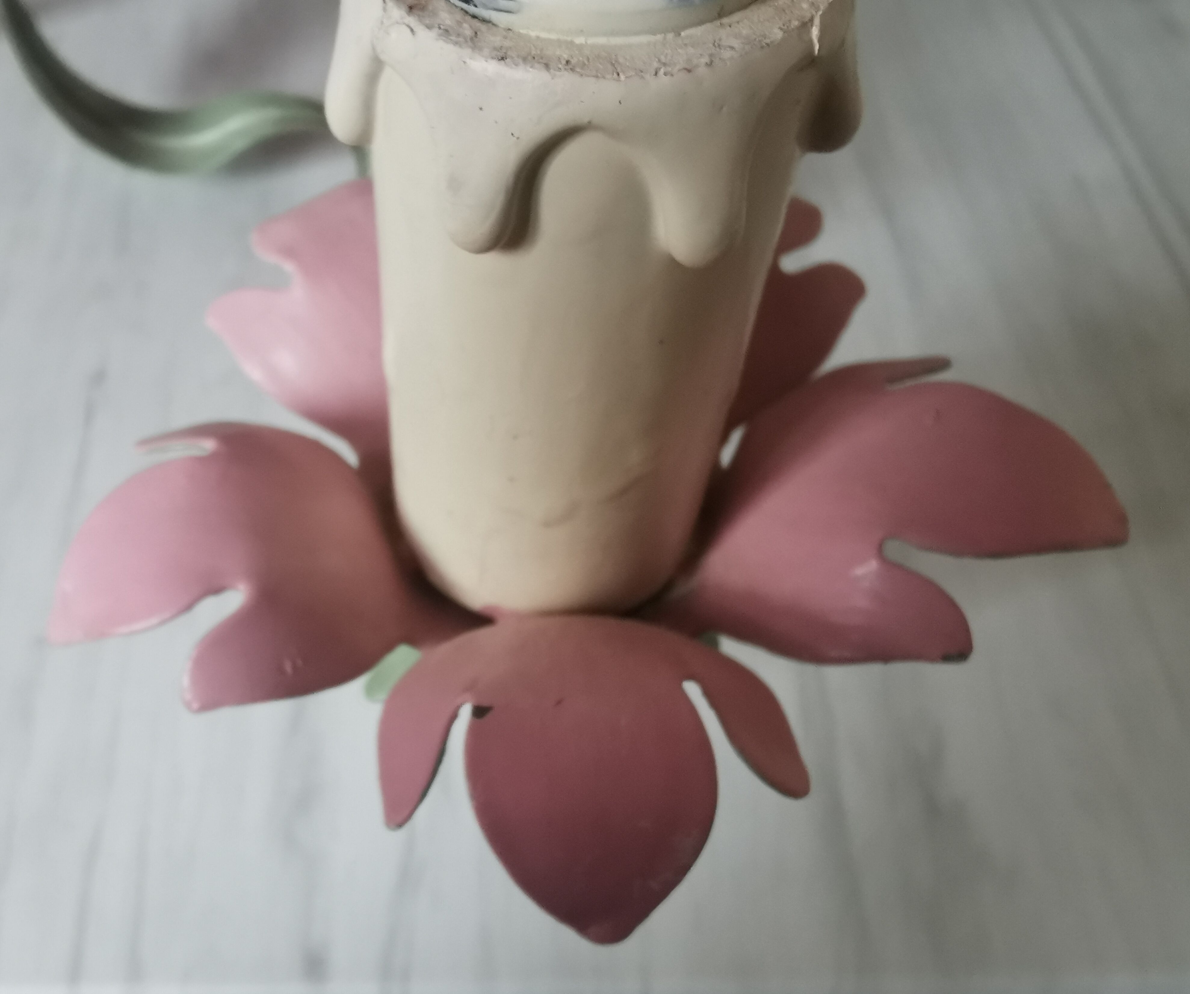 Lustre iron and painted sheet flowers camellias