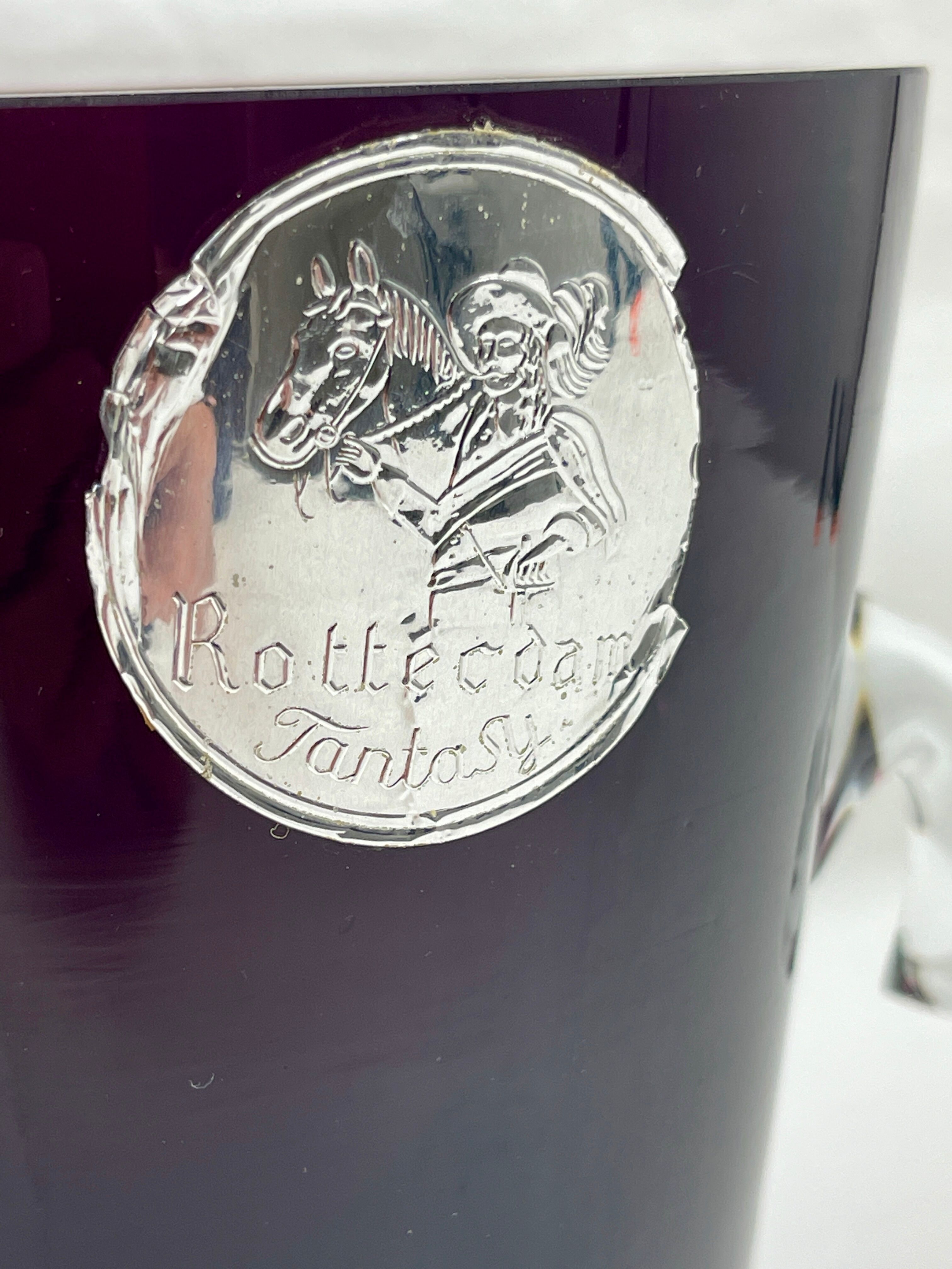 Orange glasses, long drink and purple ice bucket Rotterdam Fantasy