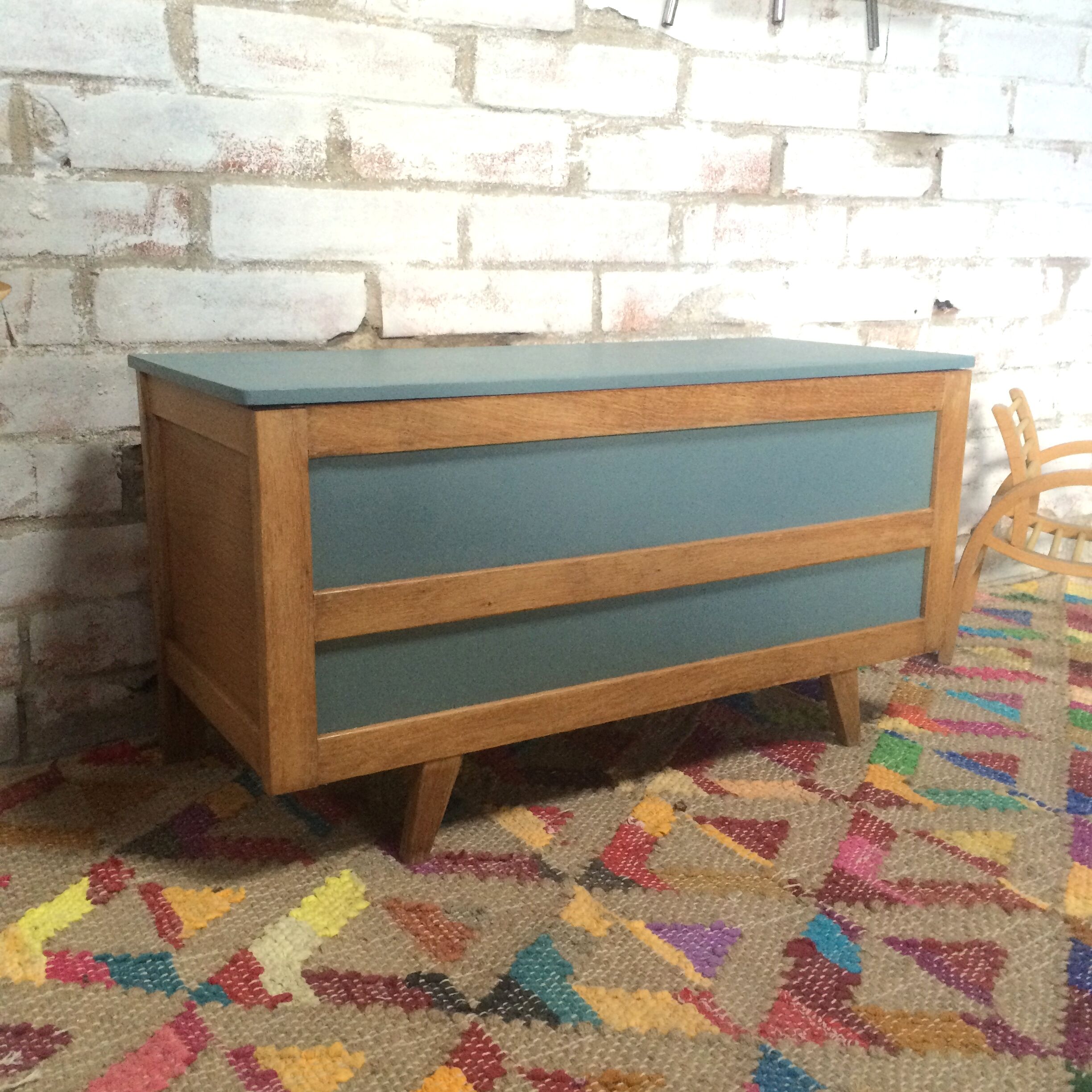 Compass legs storage trunk