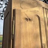 Armoire en merisier massif