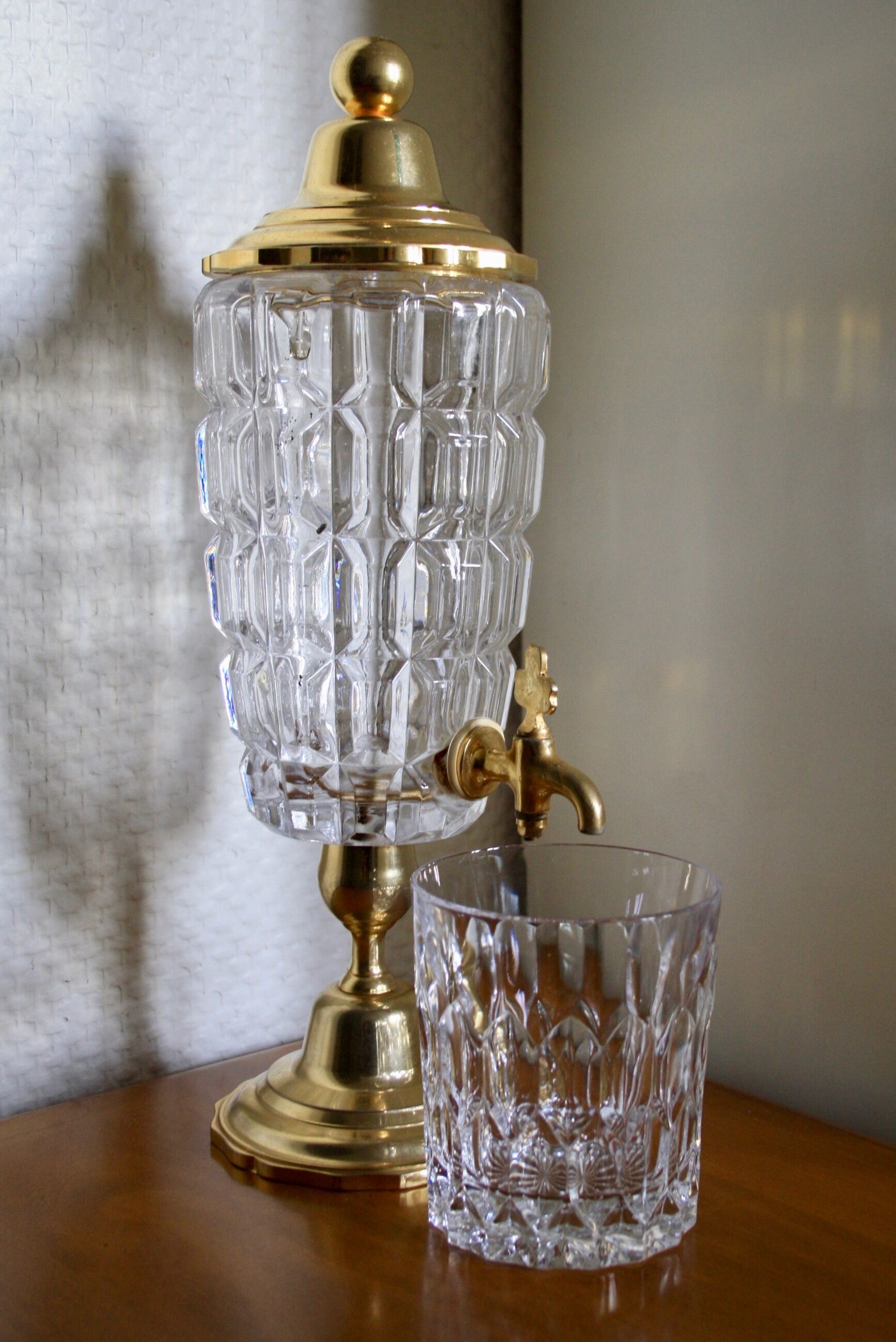 Jug/fountain in Crystal and gold metal