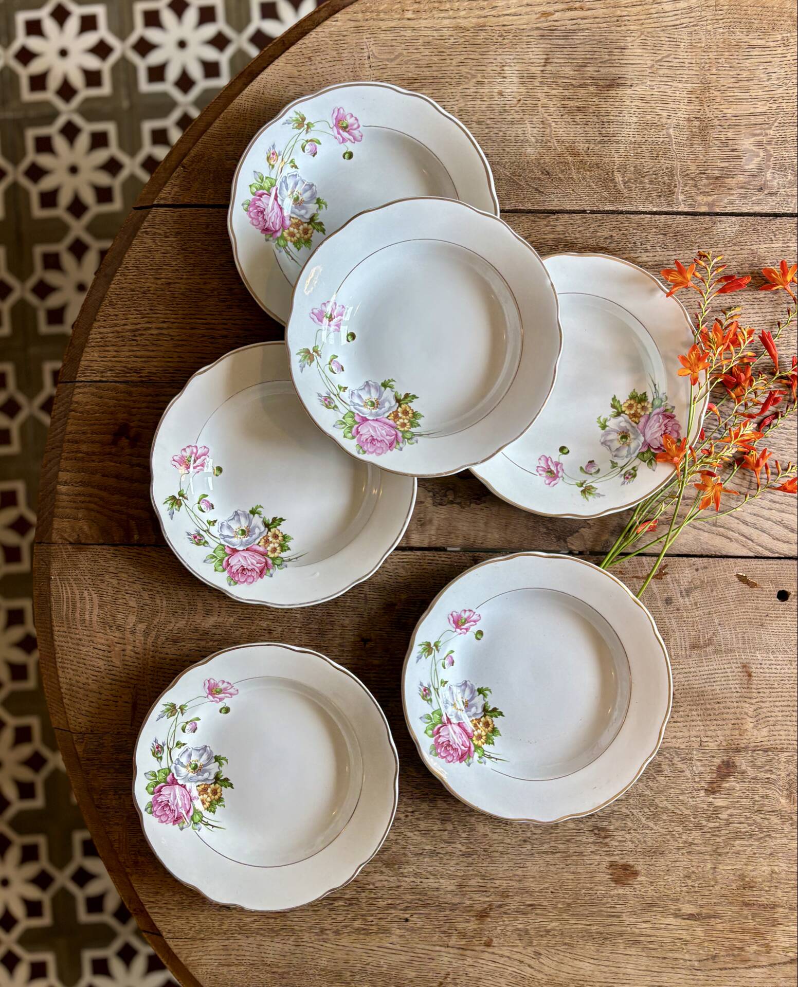 Set of 6 vintage deep plates, Anemone pattern from Digoin Sarreguem.