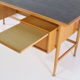 Scandinavian desk all sides