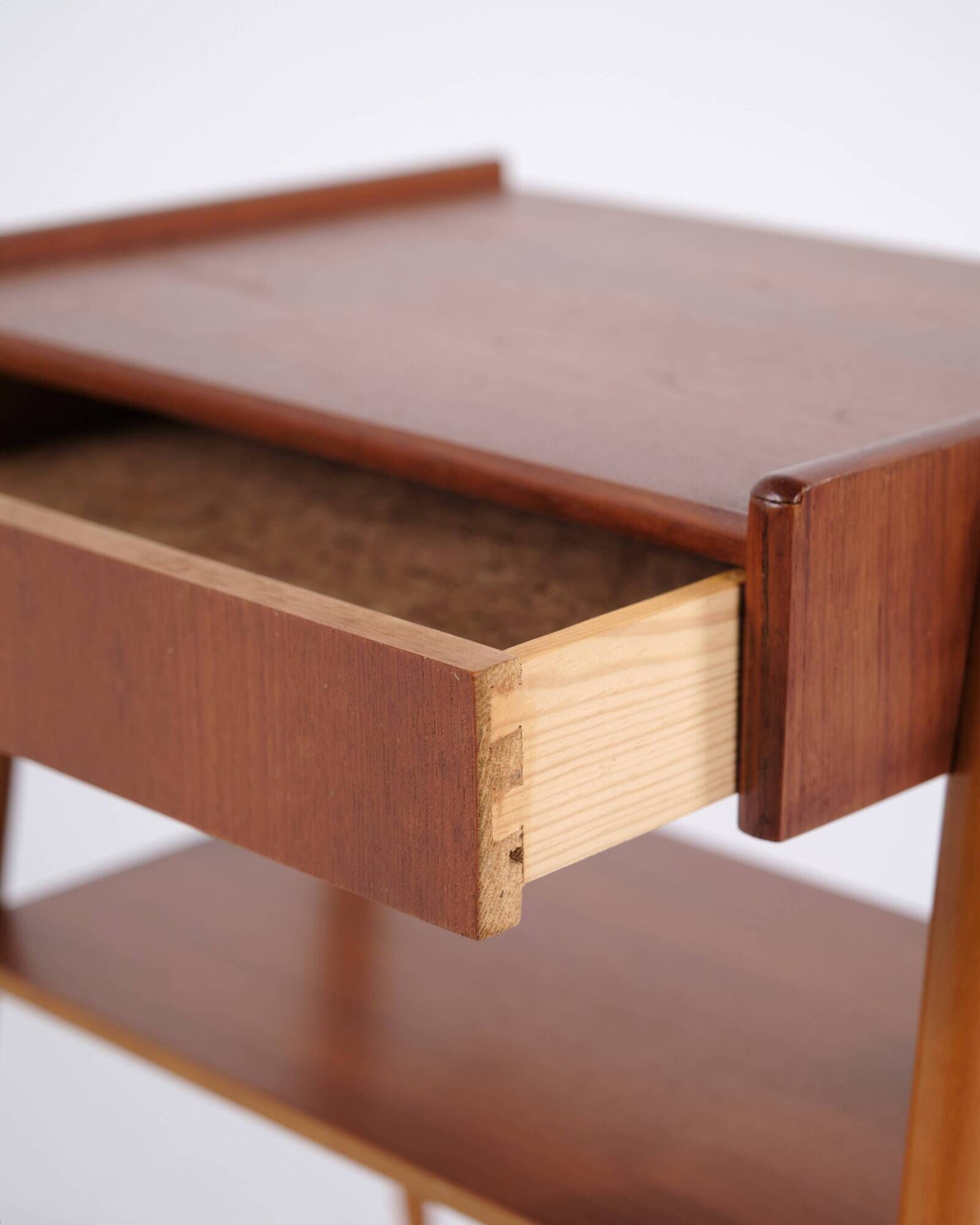 Side/bedside table - Teak - AB Carlström & Co furniture factory - Sweden - 1950s